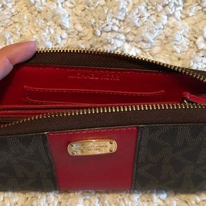 MIchael Kors authentic barely used great condition